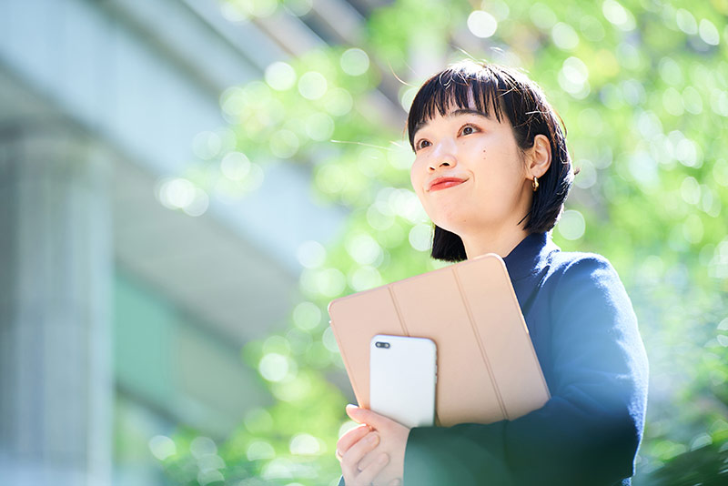 働く女性